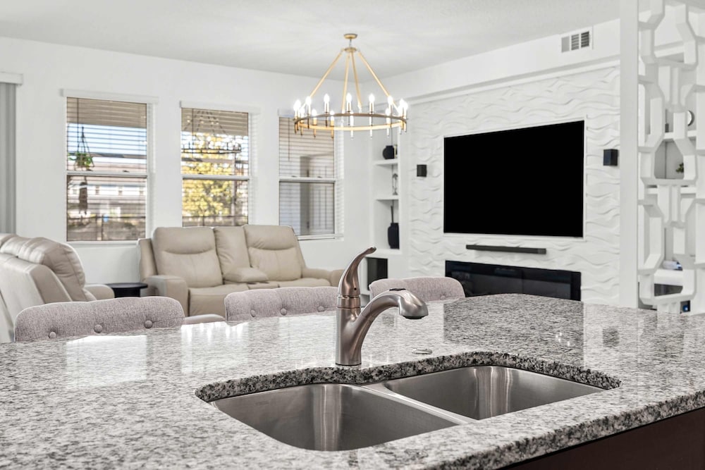 Themed 6BR Home Game Room Pool Sleeps 16