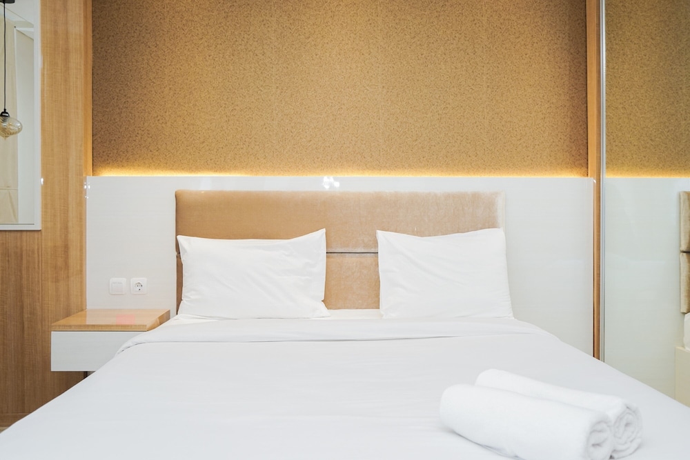 Comfy and Minimalist Studio Apartment at Tuscany Residences view 4