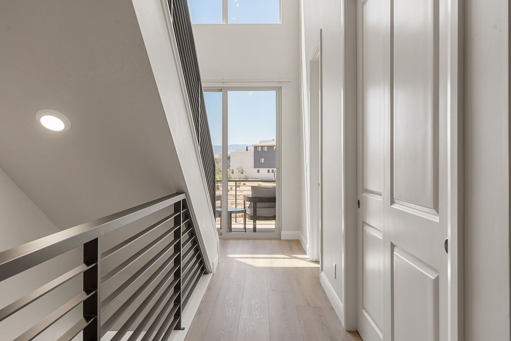 The Crash Pad 5 Bedroom Townhouse