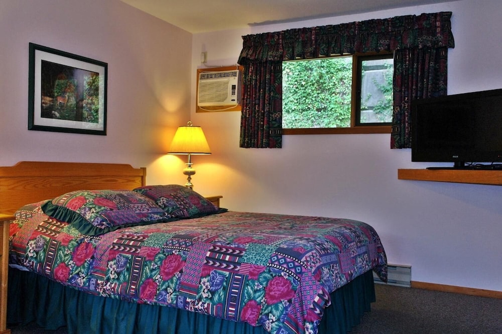 Colonial 900 Motel