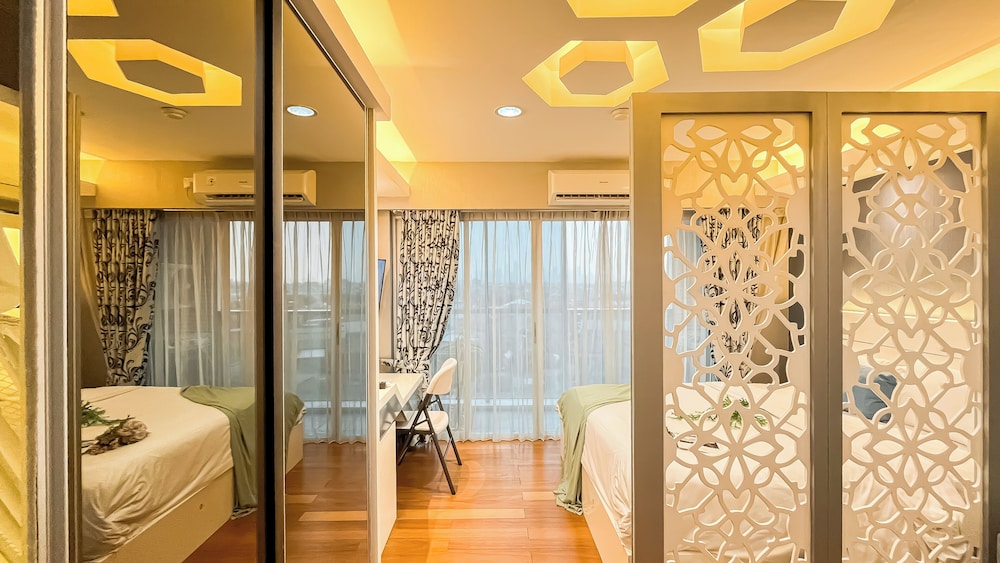 Good Location Studio At Apartment Tamansari The Hive Near Lrt Station