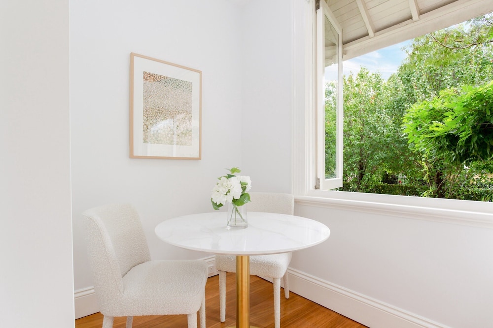 Cosy Inner West Studio With Courtyard