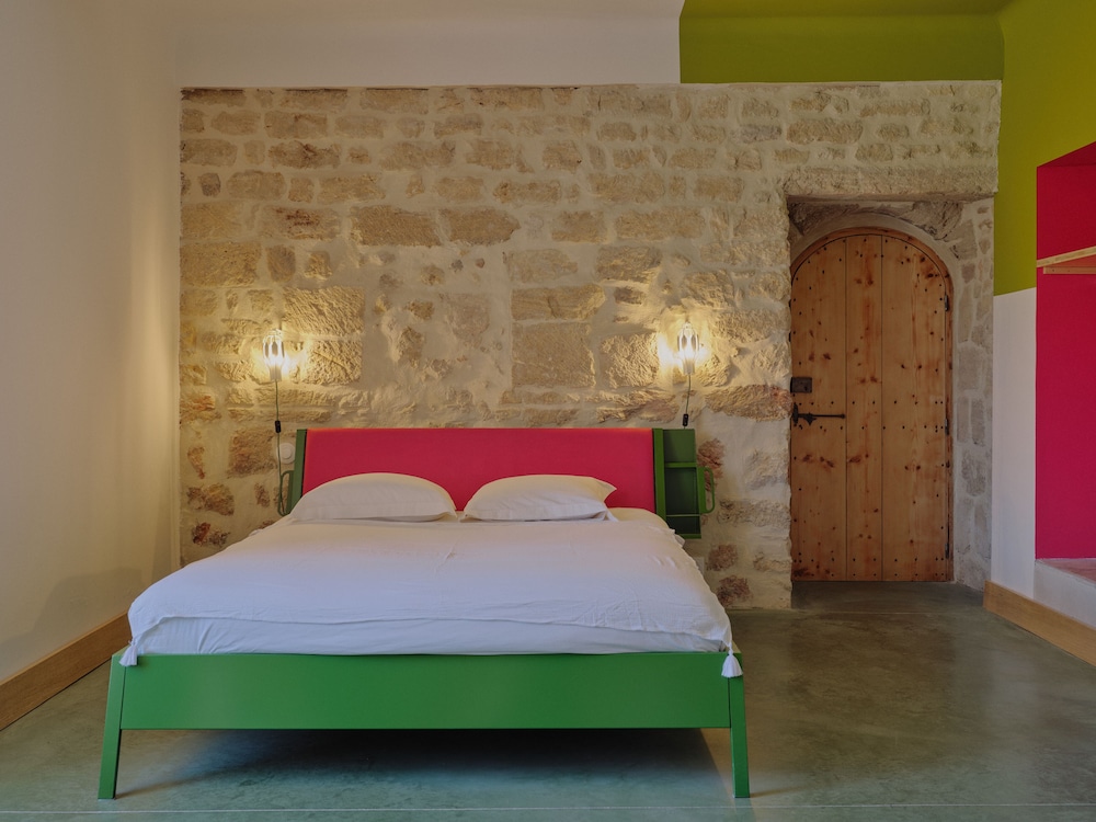 Domaine La Ferme HI bride view 3
