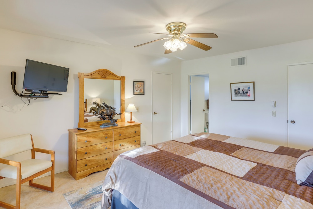 Spacious Condo w/ Mtn Views in Palm Desert!