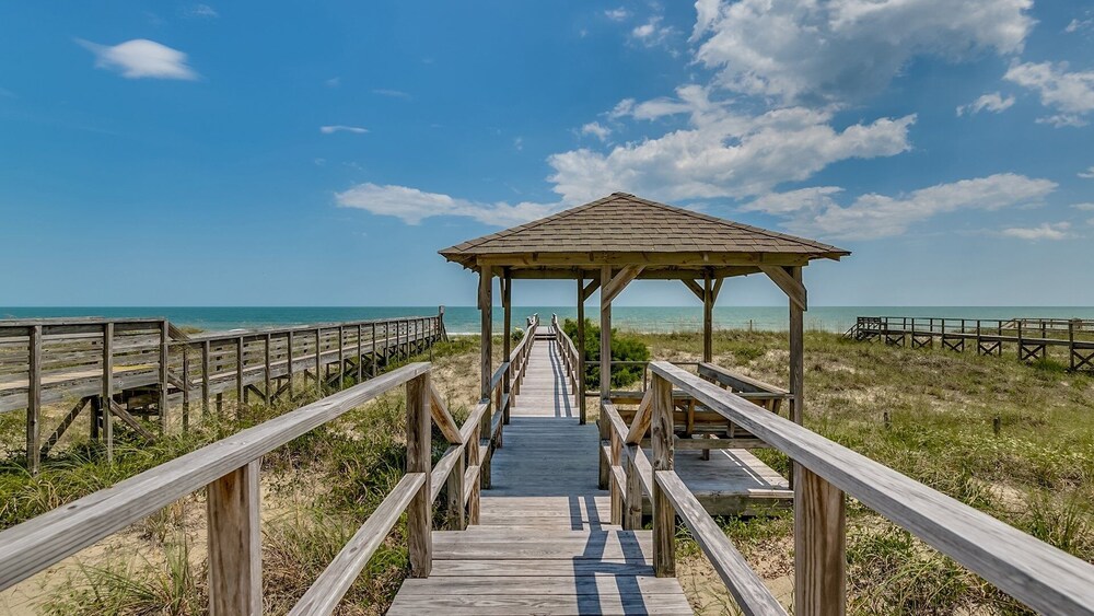 Spectacular Oceanfront Home Located On North Litchfields Peaceful And Pristine Beaches. 6 Bedroom Home by Peace Vacations