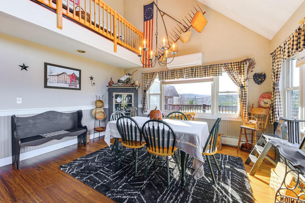 Hot Tub, Fire Pit & Grill: Remote Springfield Home