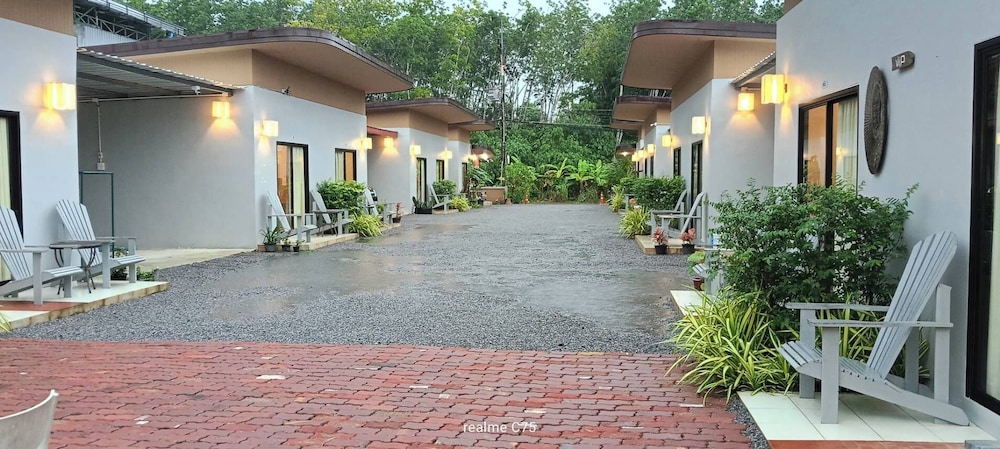 Pakrongcheeb Resort