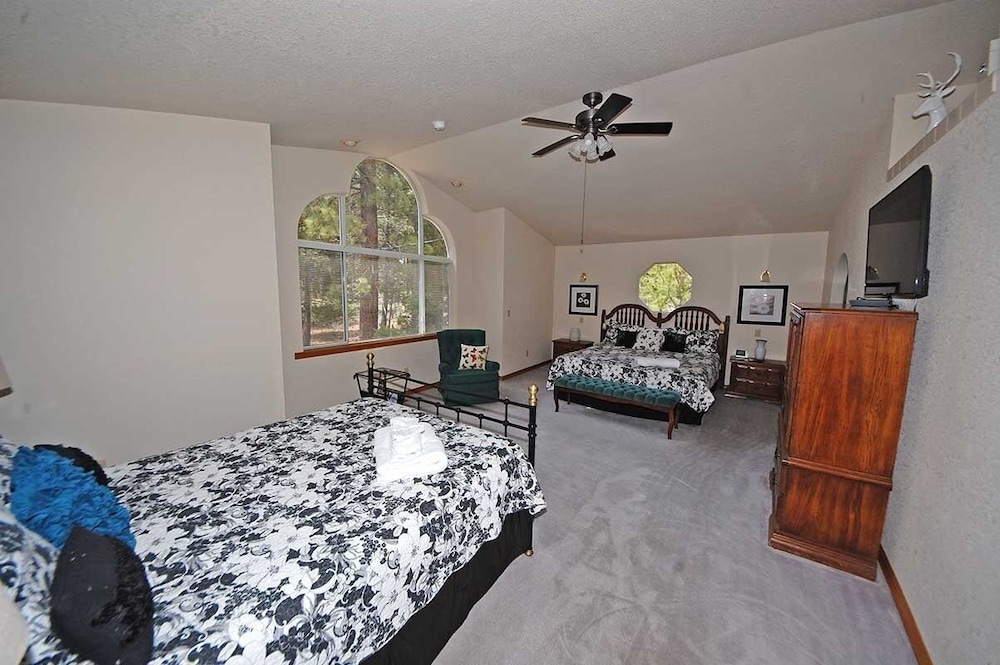 1801 Jicarilla Drive 4 Bedroom Home by RedAwning view 2
