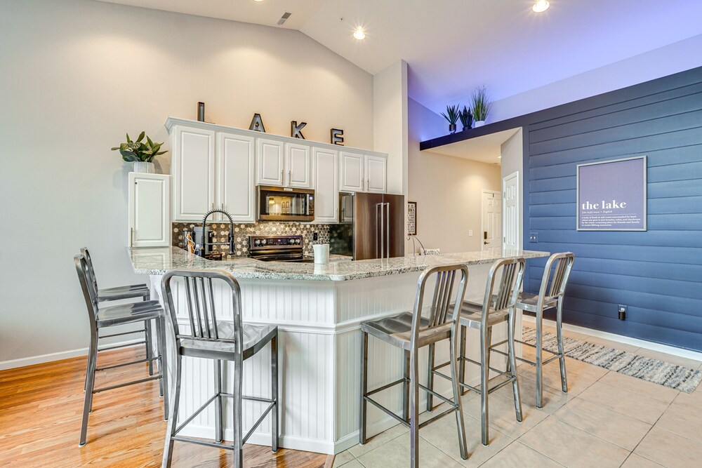 4 Mi to Dtwn: Gem w/ Lake Access in Camdenton