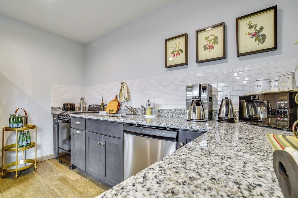 Seneca Lake Wine Trail Studio w/ Water View!
