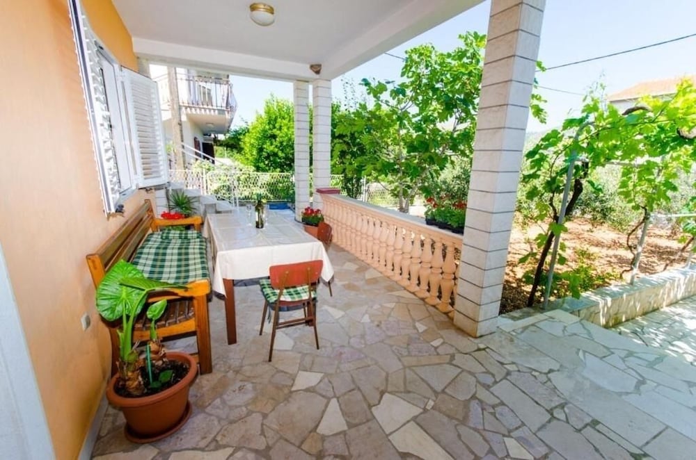 Iva - 150m From the Beach - A3 view 5