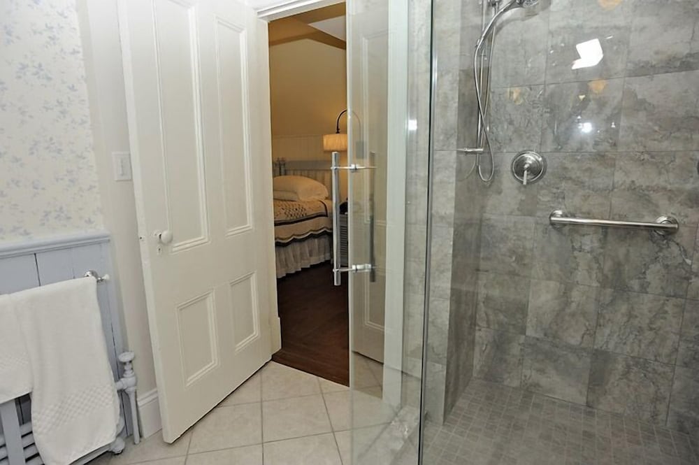 Charlottetown Vacations - The Elmwood Heritage Inn - Property Image 10