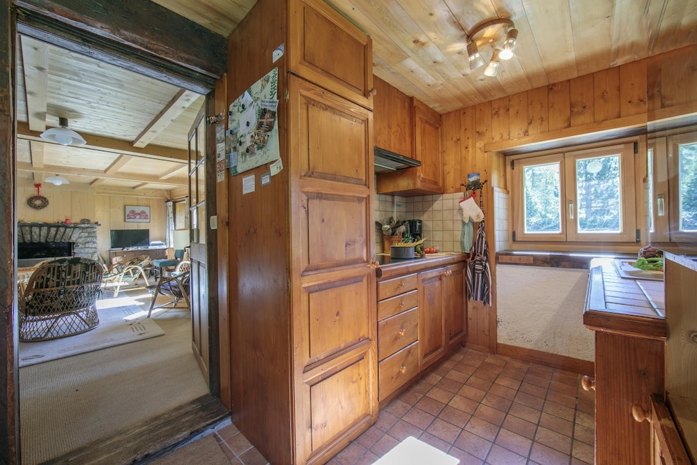 Chalet Du Croz RJ in Le Tour Argenti re