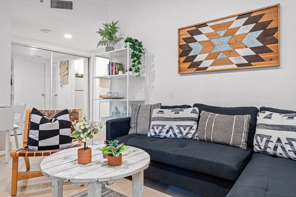 Beautiful Apt in Victoria Park Las Olas Blvd