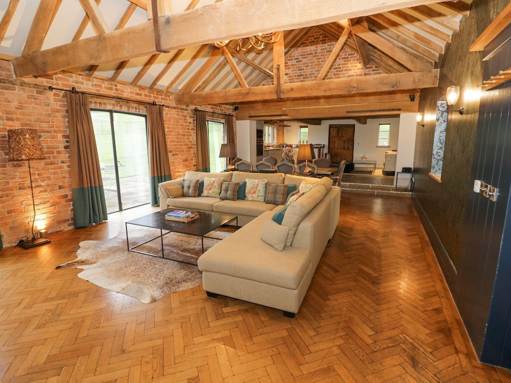 Fairoaks Barns