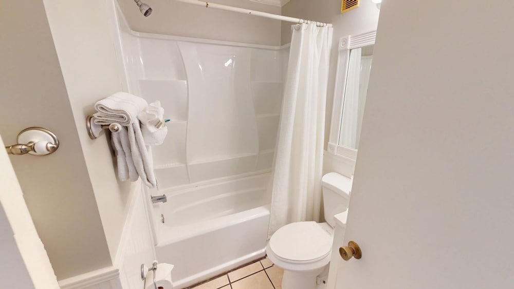 Beach Racquet B by Tybee Vacation Rentals