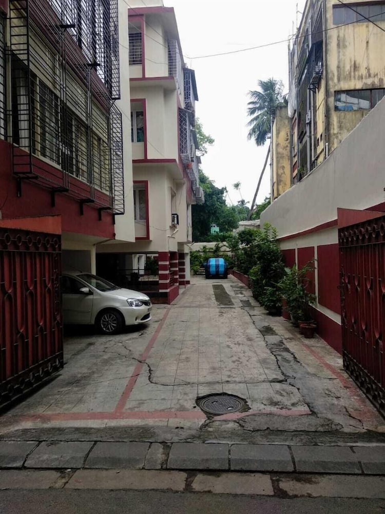 Yellowbrick-Calcutta's Freshest BnB
