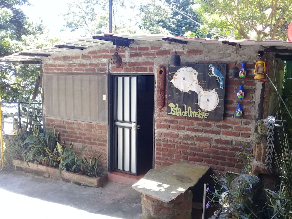 Hostal La Chiponga view 2