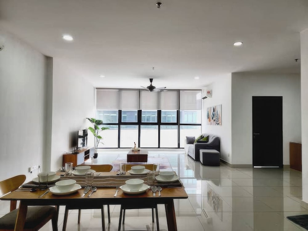 Luxstay Atria Sofo Suites Apartments