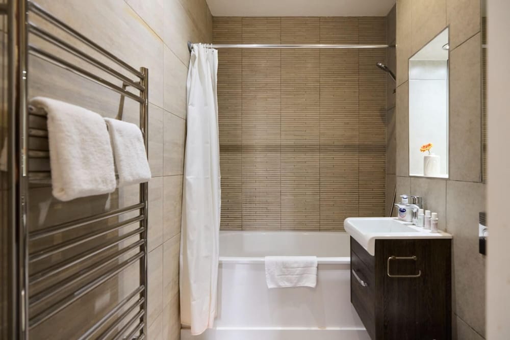 The Harlesden Breakout - Glamorous 2bdr Flat