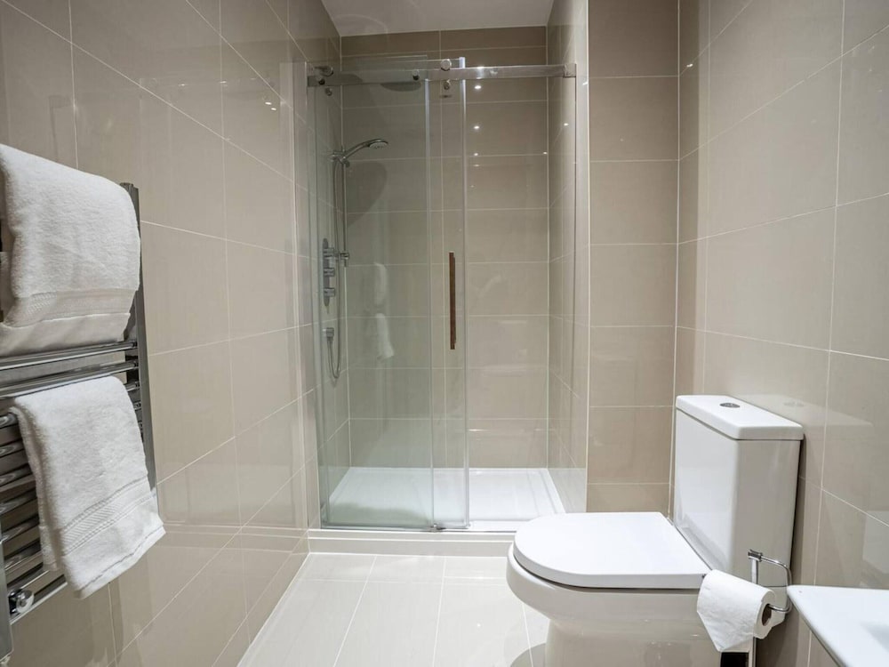 Cityscape Two Bedroom Apartment Ipswich