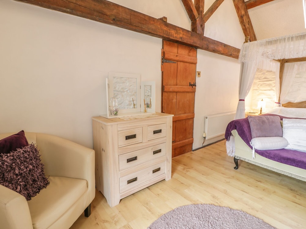 Hendy Cottage view 3
