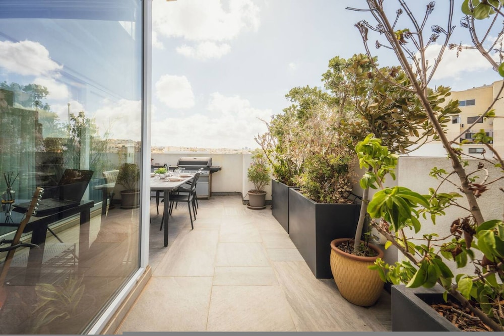 Balanzone s Creative Penthouse