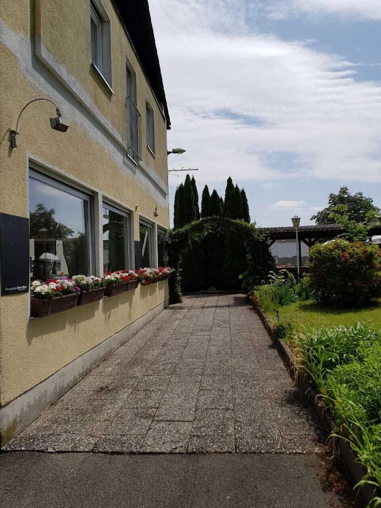 Hotel Balnoor - Property Image 3