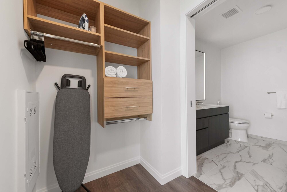 Panoramic Lake Views Premier Amenities for Groups