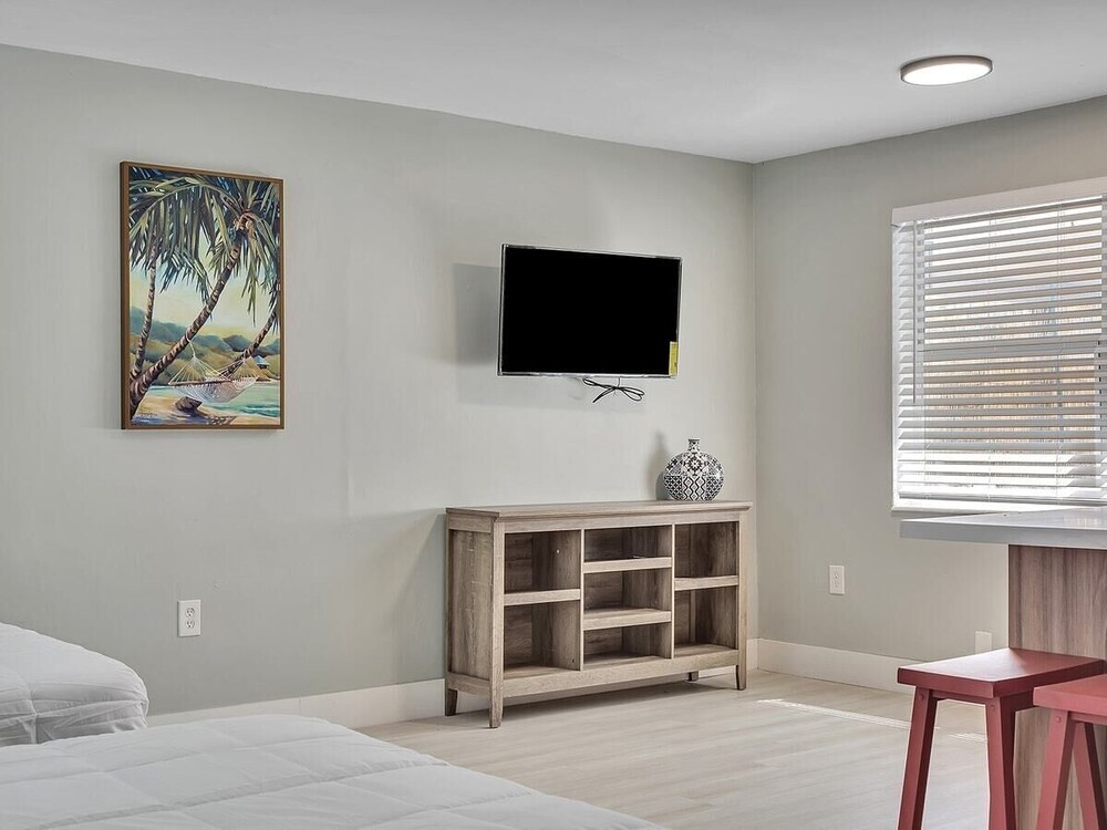 The Shell on Walnut Studio With Bath Hollywood Beach Free Parking