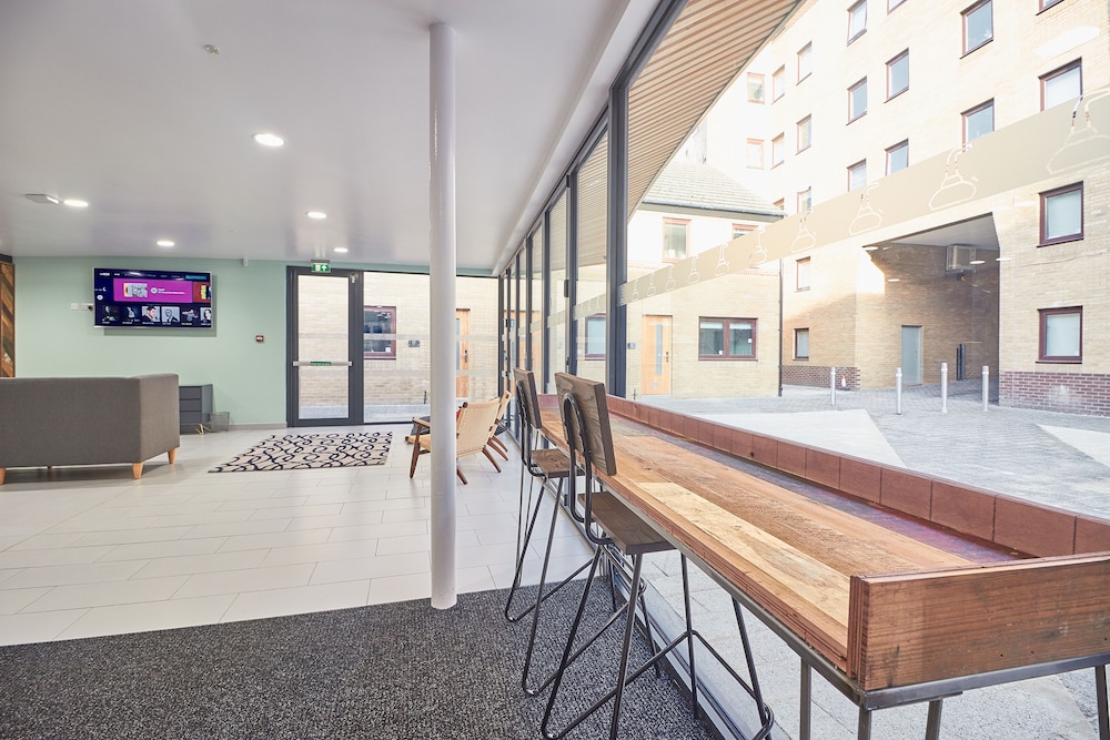Destiny Student Meadow Court - Campus Accommodation