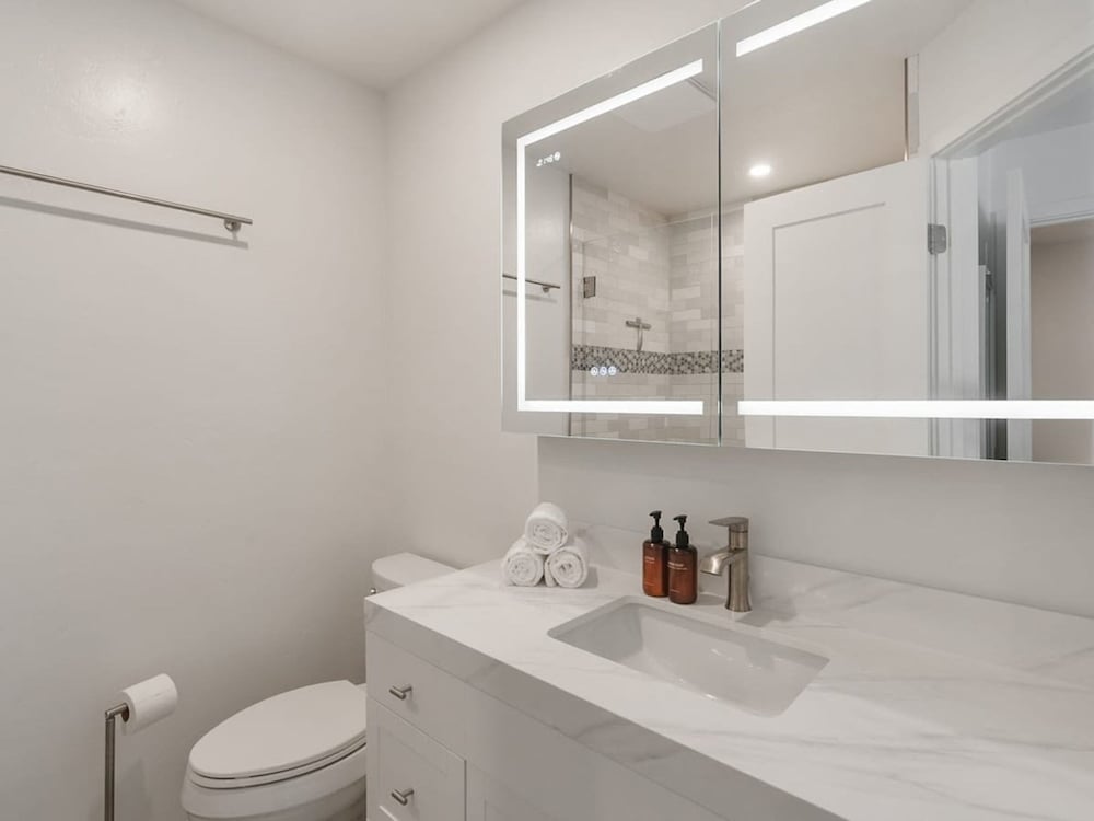 Cozy Pet Friendly 3 Bedroom