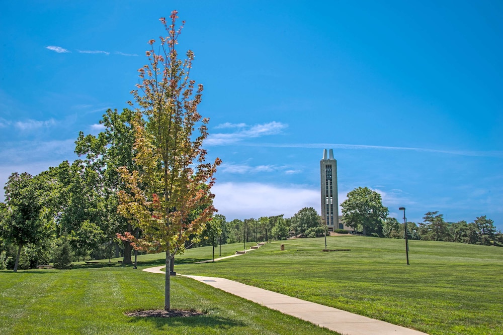 Lawrence Vacations - Days Inn by Wyndham KU Lawrence - Property Image 4