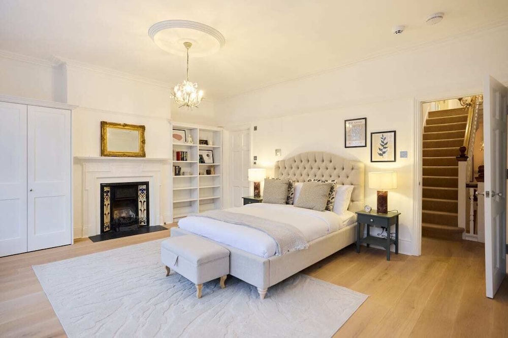 The Belsize Park Place - Charming 6bdr Home With Garden