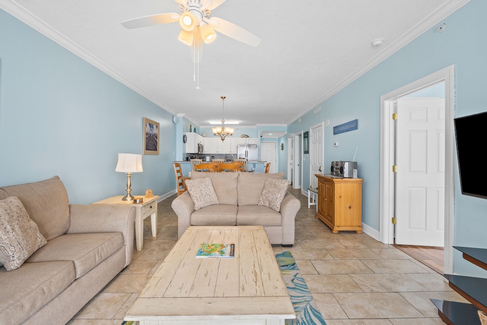 Twin Palms by Book That Condo