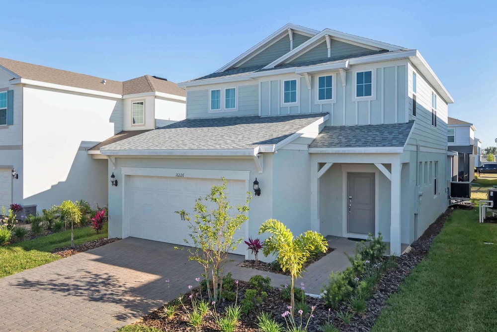 Luxurious Windsor Cay Villa Private Pool, Epic Game Room & Minutes to Disney!