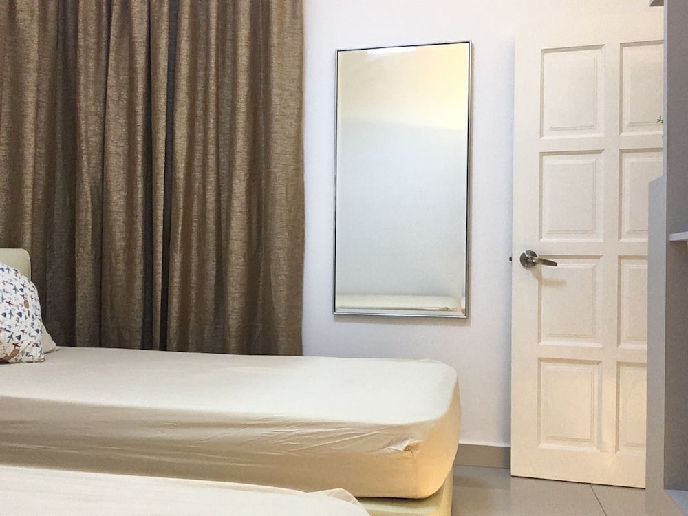Lux Desaru Villa