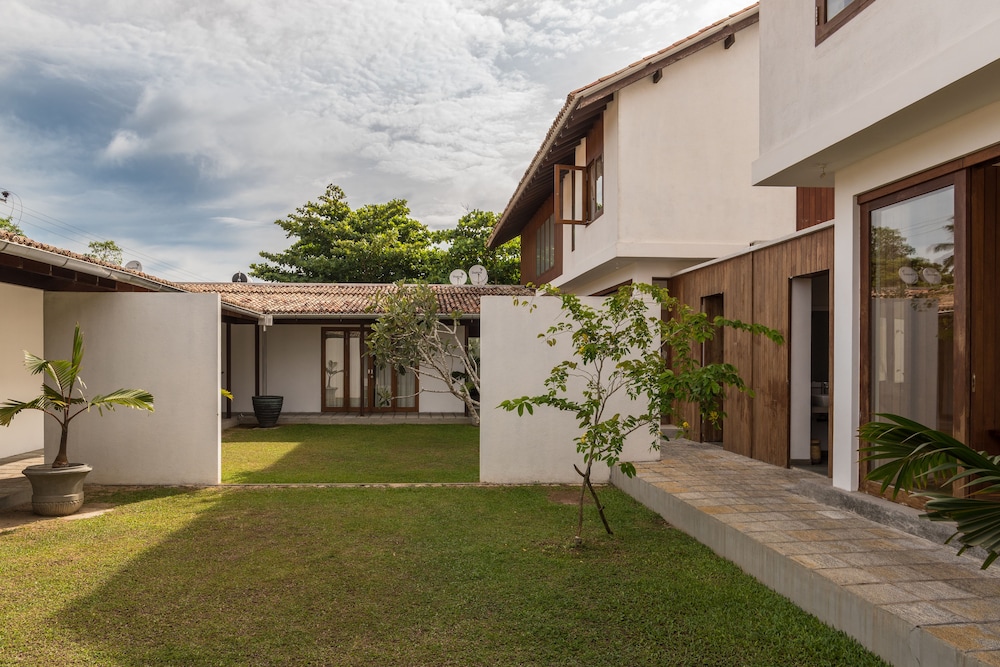 Ubuntu Beach Villas By Reveal