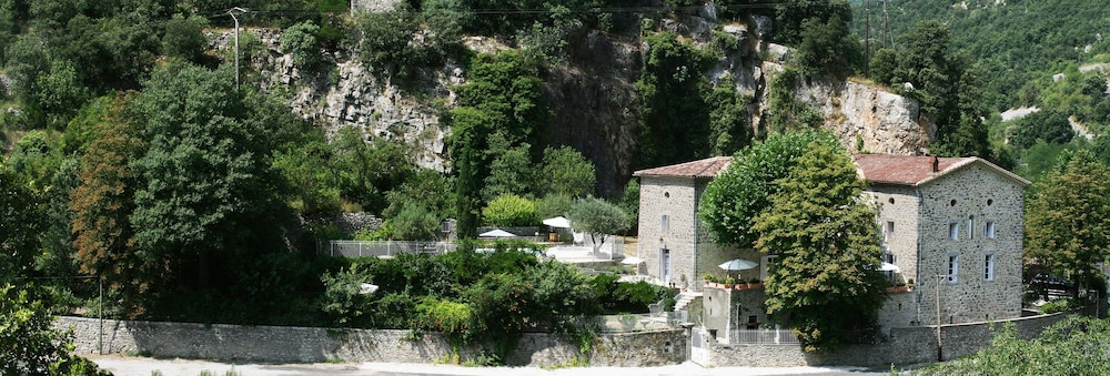 Photo 33