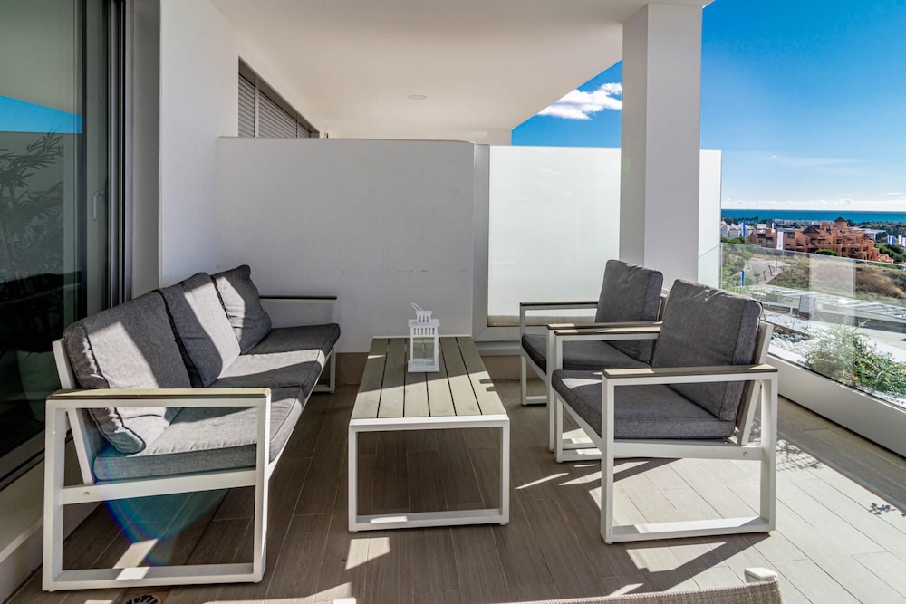 OV5 BB- Modern Family Flat Lovely Views