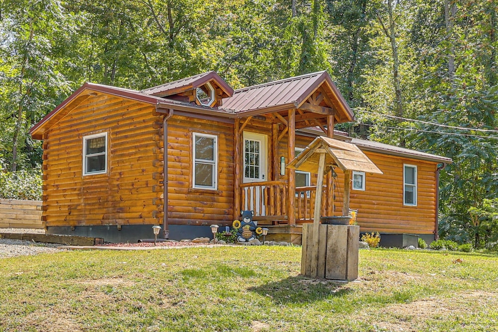 Charming Couples Cabin on 40 Acres in Zanesville