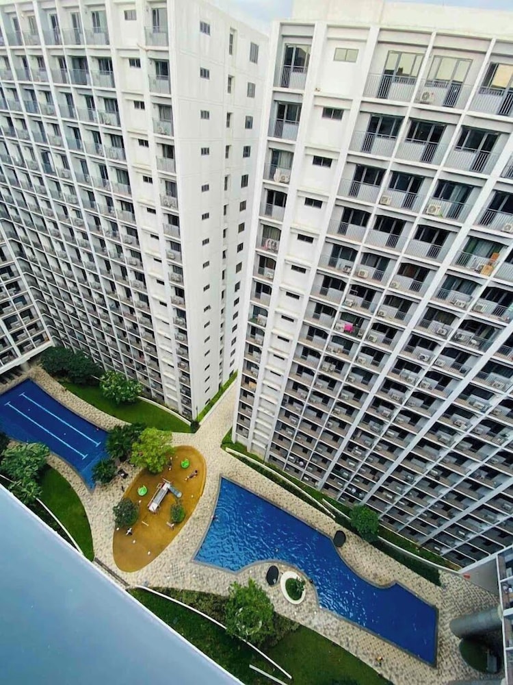 Shore 2 Tower 2 Unit 18101