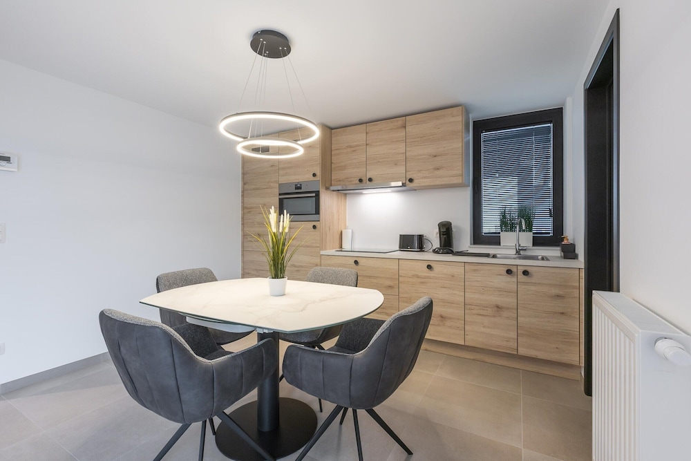 Newly Built Holiday Home for 6 People by the sea