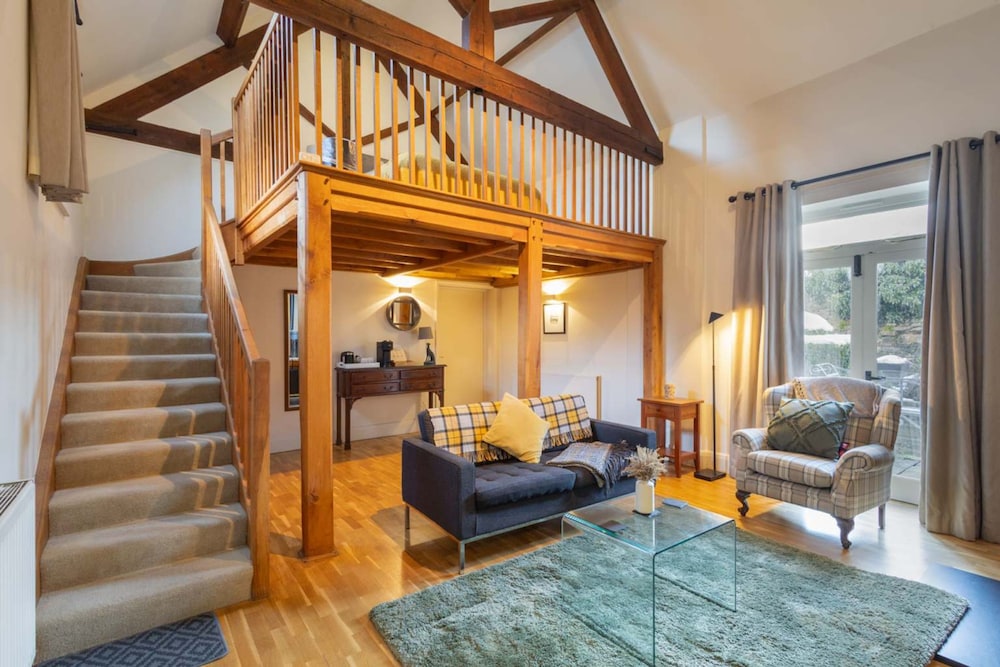 Host Stay The Coach House