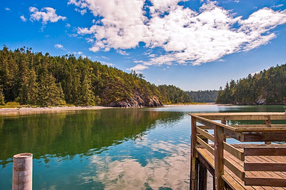 Cornet Bay Cottage in Oak Harbor