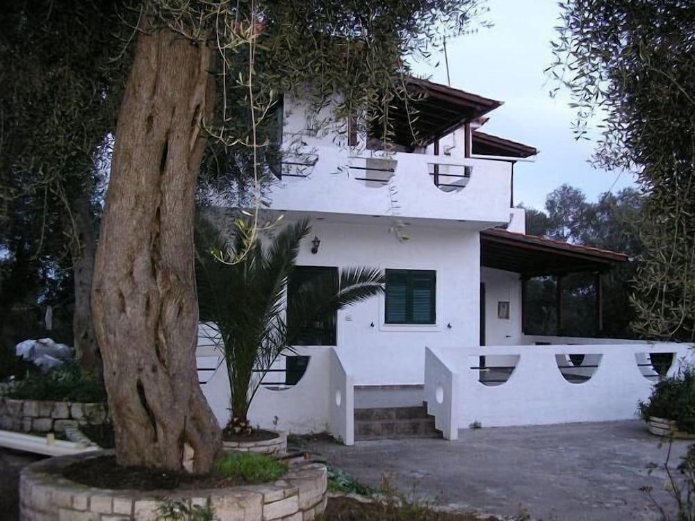 Olympia Paxos Apartment