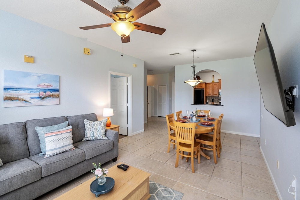 2302 Butterfly Palm way