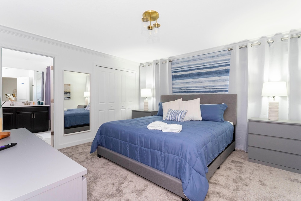 4257 PD - Storey Lake - Luxury 4 Bed Villa Private Pool - Image 4