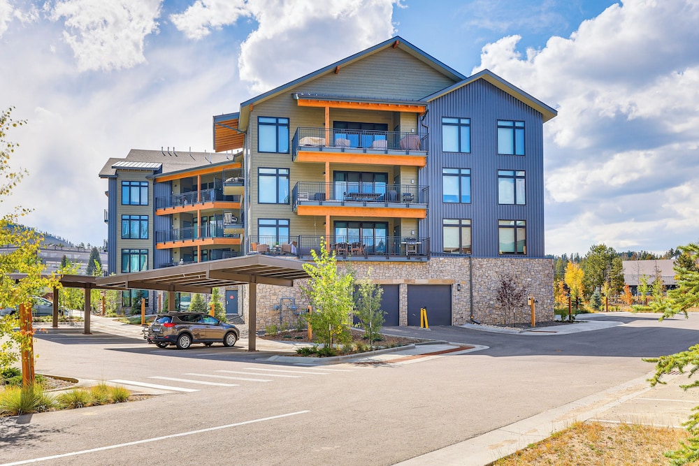 Mountain-view Condo in Downtown Winter Park!