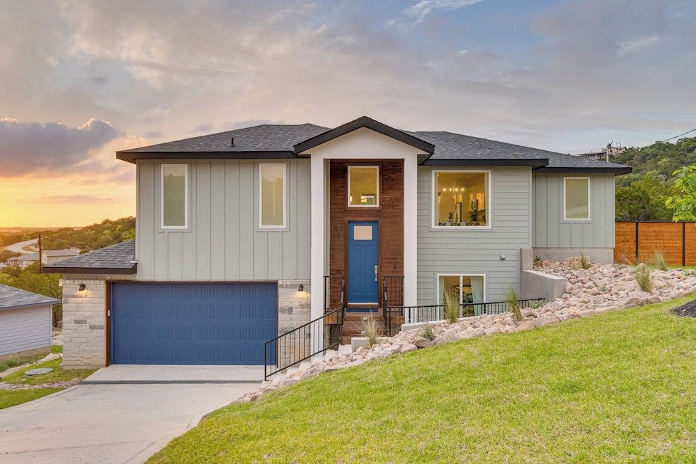 Lago Vista Home w/ Game Room Outdoor Tub! - Property Image 31